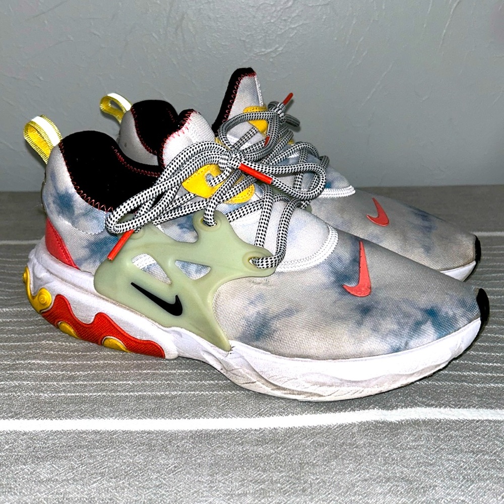 Nike React Presto Alien Mens Size 8.5 US Tie Dye White Athletic Shoes CW7303-900